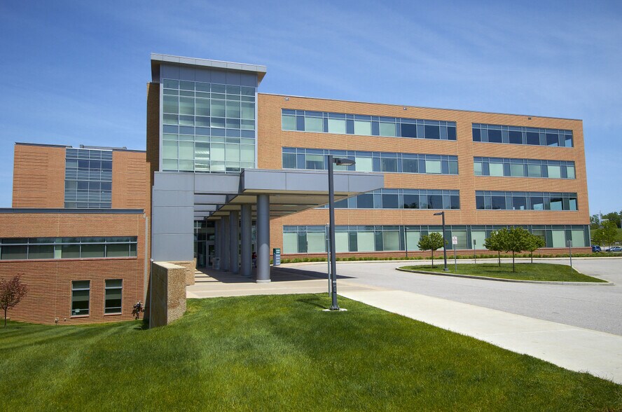 More Photos Of 1011 Bowles Ave, Fenton Medical For Lease