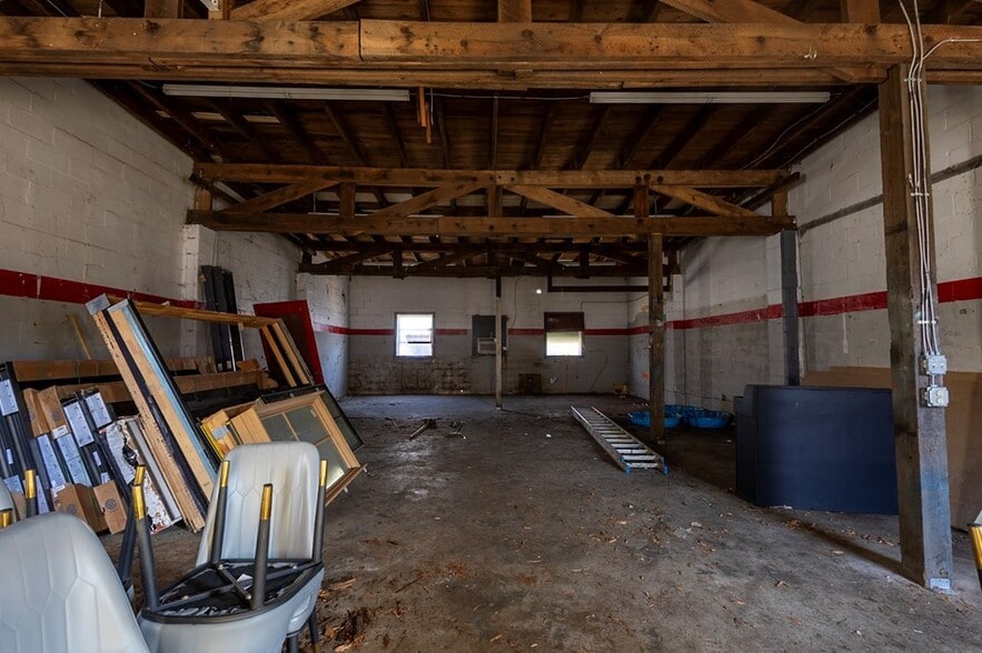 More Photos Of 44 N Church St, Ellijay General Retail For Sale