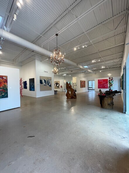 More Photos Of 2835 Irving Blvd, Dallas Warehouse For Sale