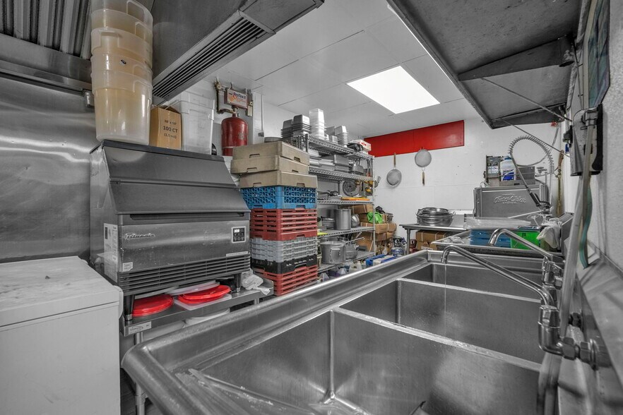 More Photos Of 6020 N Federal Hwy, Boca Raton General Retail For Sale