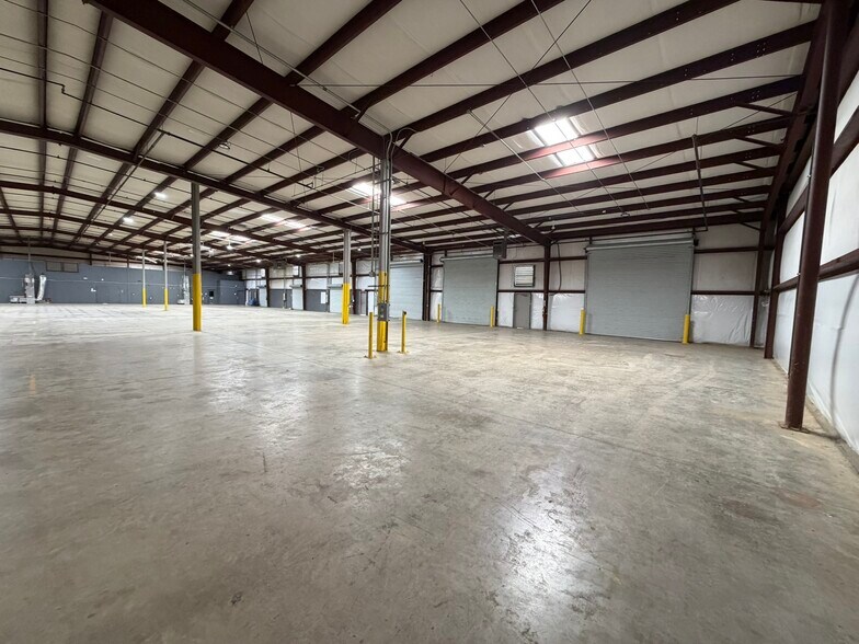 More Photos Of 214 Industrial Park Dr, Soddy-Daisy Manufacturing For Lease