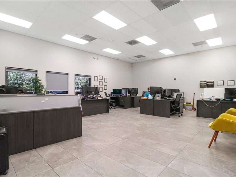More Photos Of 73 SW 12th Ave, Dania Beach Warehouse For Sale
