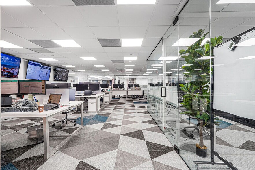 More Photos Of 1110 Brickell Ave, Miami Office For Sale