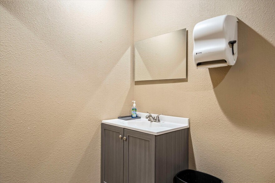 More Photos Of 205 Maple St, Overbrook Mixed Retail For Sale