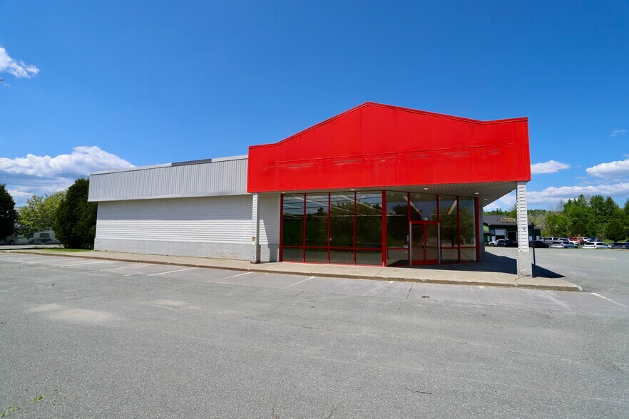 More Photos Of 108 Community Dr, Newport Freestanding For Lease