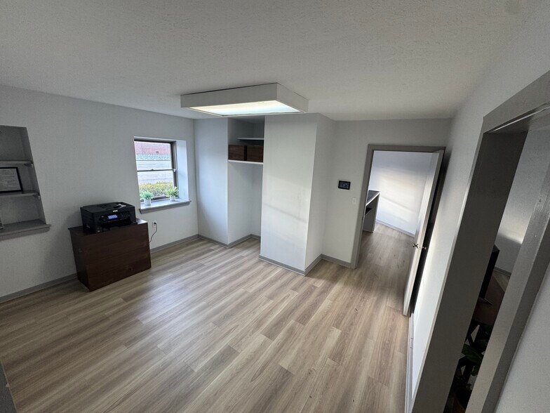 More Photos Of 23672 Lorain Rd, North Olmsted Industrial For Sale