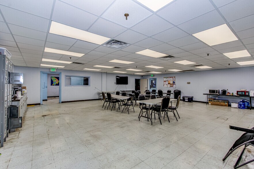 More Photos Of 14 Pine House Rd, Trenton Warehouse For Sale