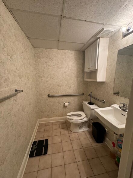 More Photos Of 8376 Six Forks Rd, Raleigh Office For Lease