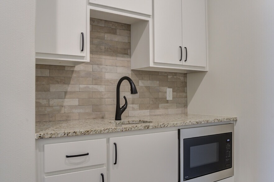 More Photos Of 8926 County Road 6820, Lubbock Warehouse For Sale