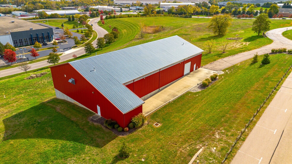 More Photos Of 4400 Port Union Rd, West Chester Light Distribution For Lease