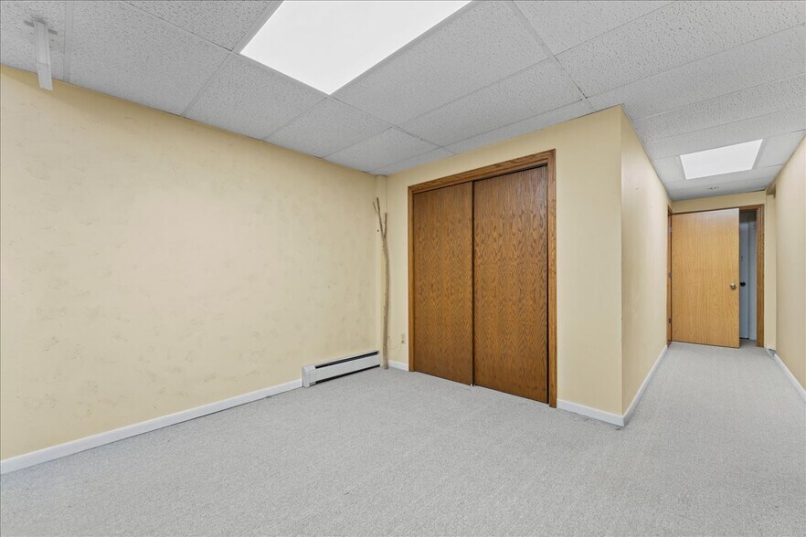More Photos Of 517 Milwaukee St, Kewaunee General Retail For Sale