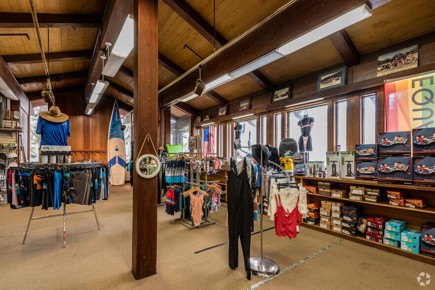 More Photos Of 170 N Lake Blvd, Tahoe City Storefront For Lease