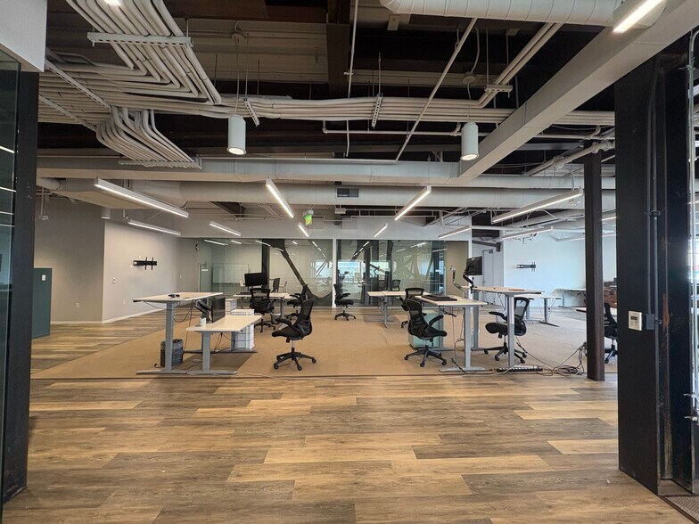 More Photos Of 11801 Mississippi Ave, Los Angeles Office For Lease