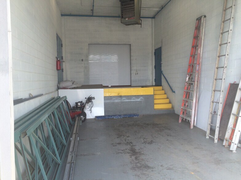 More Photos Of 65 River St, New Rochelle Showroom For Lease