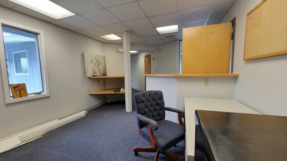 More Photos Of 1006 S Main St, Plantsville Office For Lease