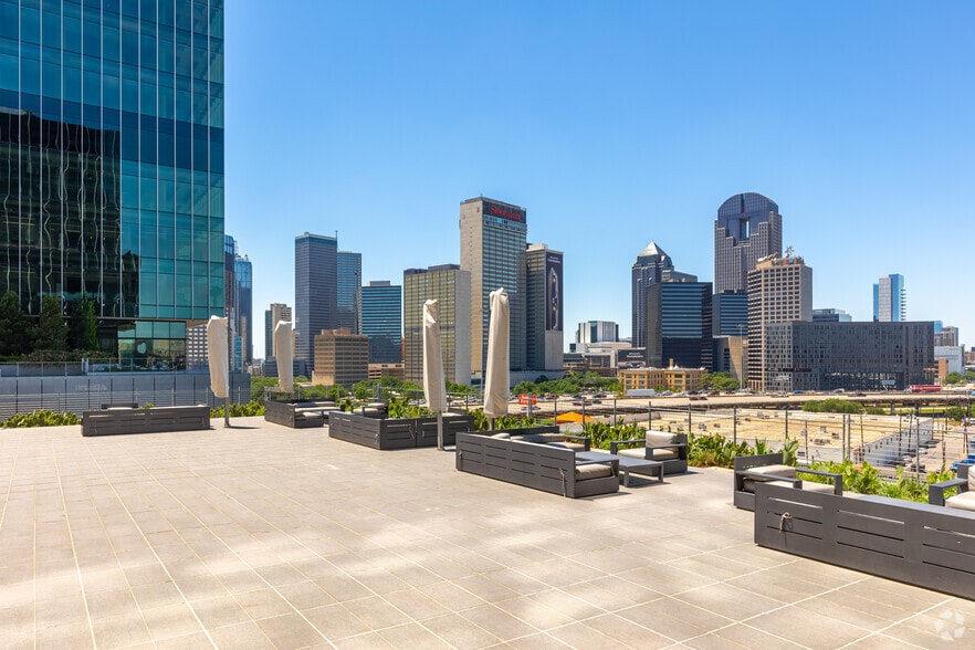 More Photos Of 2550 Pacific Ave, Dallas Unknown For Lease