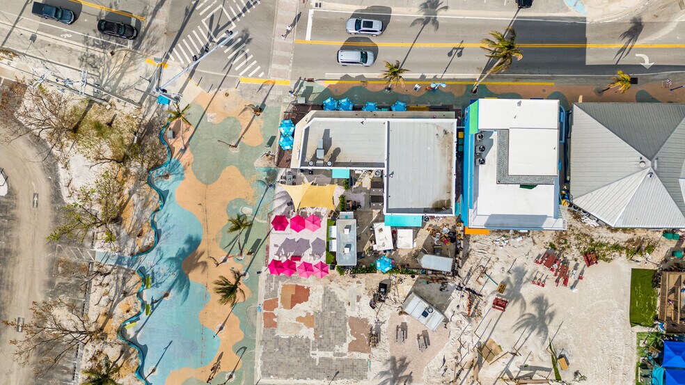 More Photos Of 80 Old San Carlos Blvd, Fort Myers Beach Restaurant For Sale