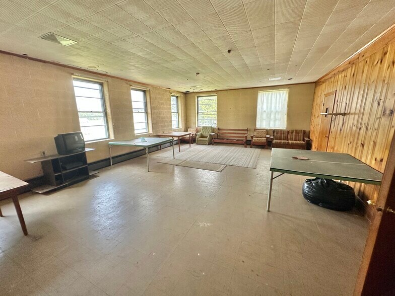 More Photos Of 206 Church St, Vienna Religious Facility For Sale