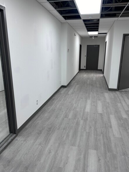 More Photos Of 4515 N 56th St, Lincoln Light Distribution For Lease