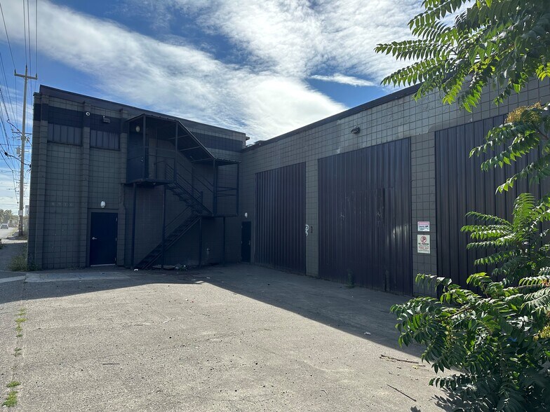 More Photos Of 8316 N Albina Ave, Portland Manufacturing For Sale
