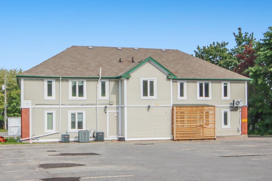 More Photos Of 5494 Manotick Main St, Manotick Medical For Lease