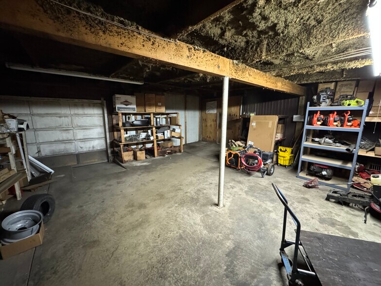 More Photos Of 2240 S US Highway 35, Knox Freestanding For Sale