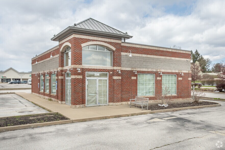 More Photos Of 584-600 South Ave, Akron Unknown For Lease