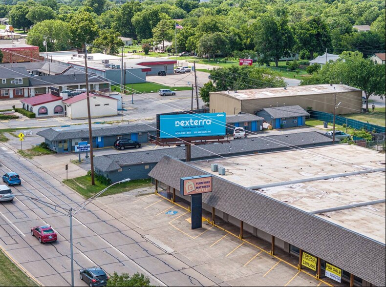 More Photos Of 1511 NW Cache Rd, Lawton General Retail For Sale