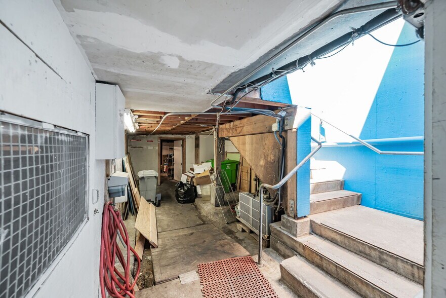 More Photos Of 408-412 Cortland Ave, San Francisco Storefront Retail Residential For Lease