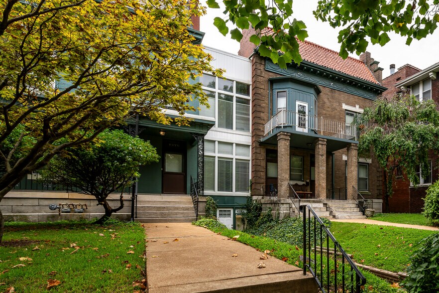More Photos Of 4374-4382 W Pine Blvd, Saint Louis Office For Sale