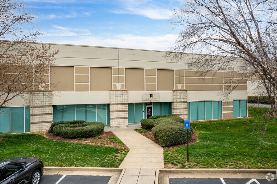 More Photos Of 95 Chastain Rd NW, Kennesaw Distribution For Lease