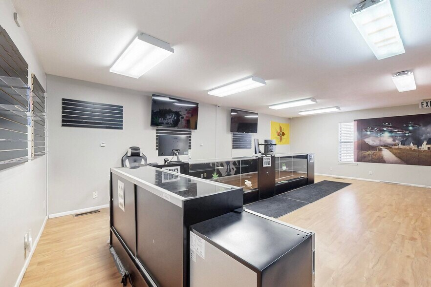 More Photos Of 516 Chama St NE, Albuquerque Office For Sale