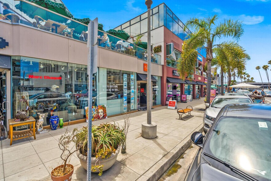 More Photos Of 1025 Prospect St, La Jolla General Retail For Sale