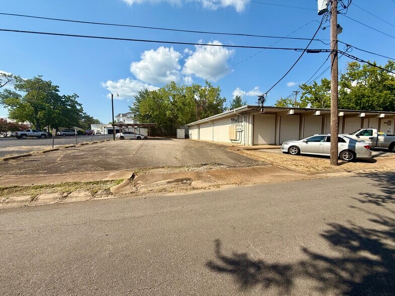 More Photos Of 170 8th St SE, Paris Office For Sale