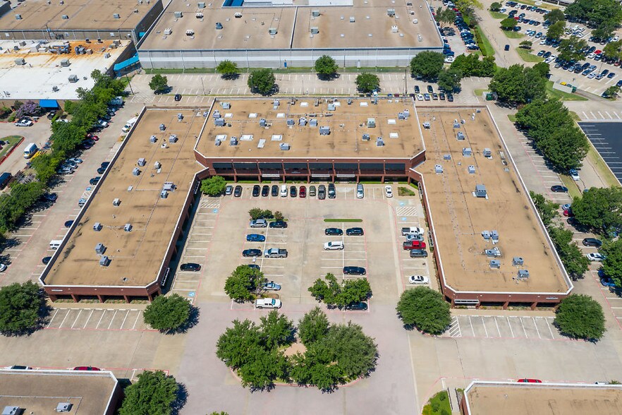 More Photos Of 3410 Midcourt Rd, Carrollton Showroom For Lease