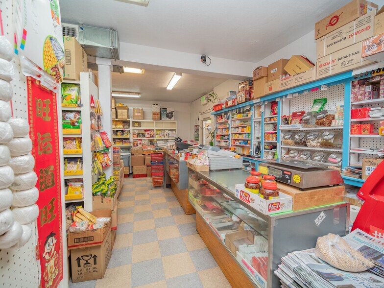 More Photos Of 2016-2018 16th St, Sacramento Storefront Retail Residential For Sale