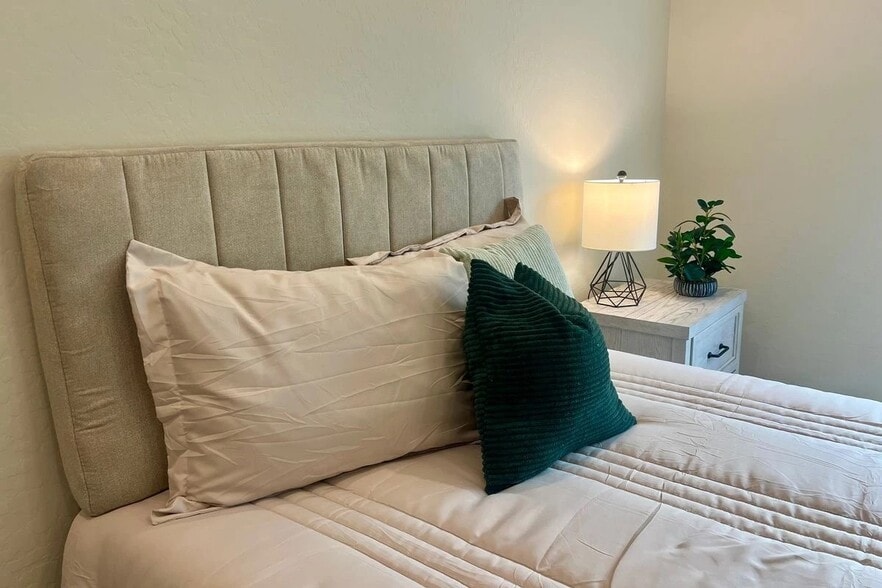 More Photos Of 16020 N 37th St, Phoenix Assisted Living For Sale