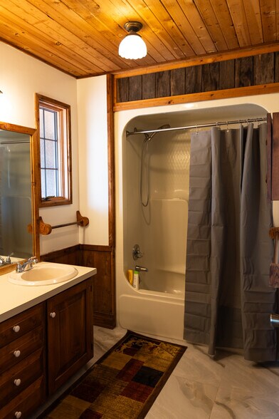 More Photos Of 552 Old Mill Rd, Campobello Lodge Meeting Hall For Sale