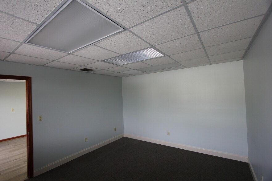 More Photos Of 3600 Investment Ln, West Palm Beach Service For Lease