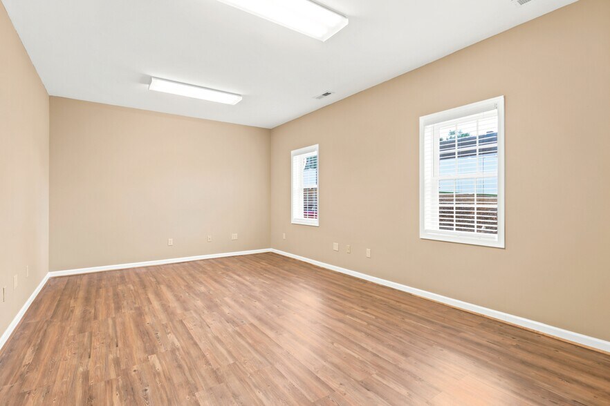 More Photos Of 1569 Jefferson Hwy, Fishersville Office For Lease