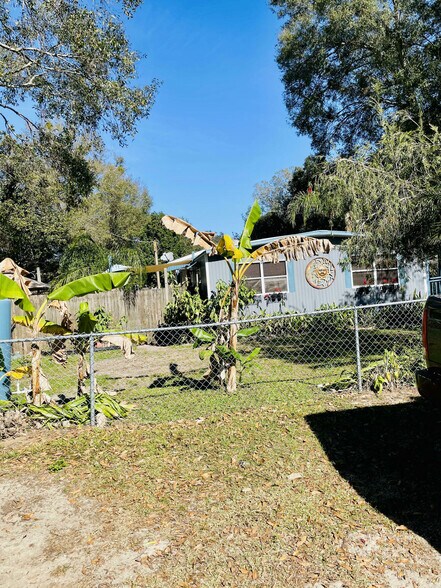 More Photos Of 10116 Lake Ave, Tampa Manufactured Housing Mobile Home Park For Sale