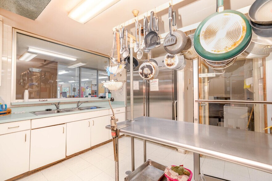 More Photos Of 2081 Mesa Valley Way, Austell Specialty For Sale