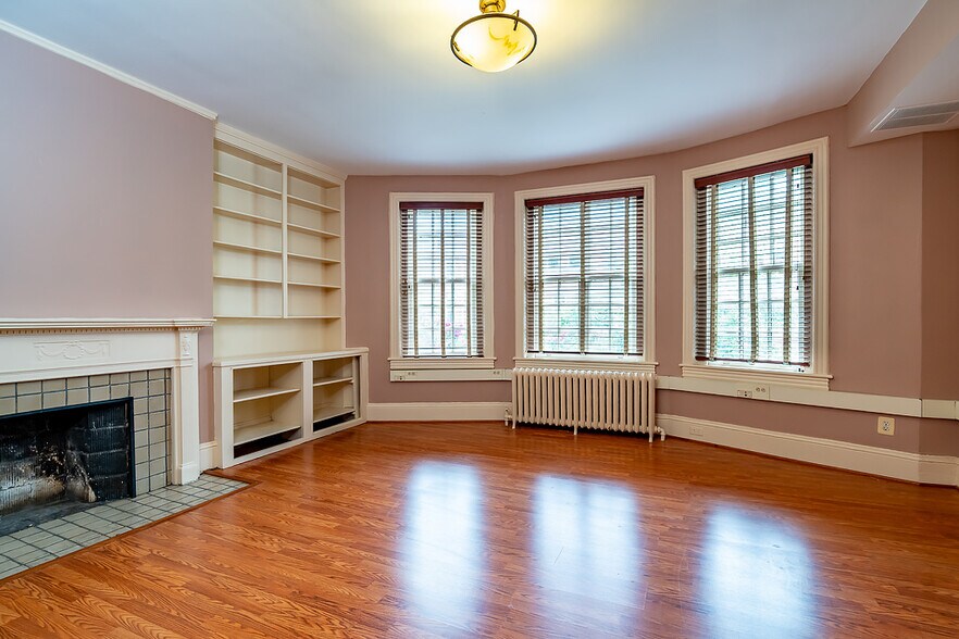 More Photos Of 1715 N St NW, Washington Office For Lease