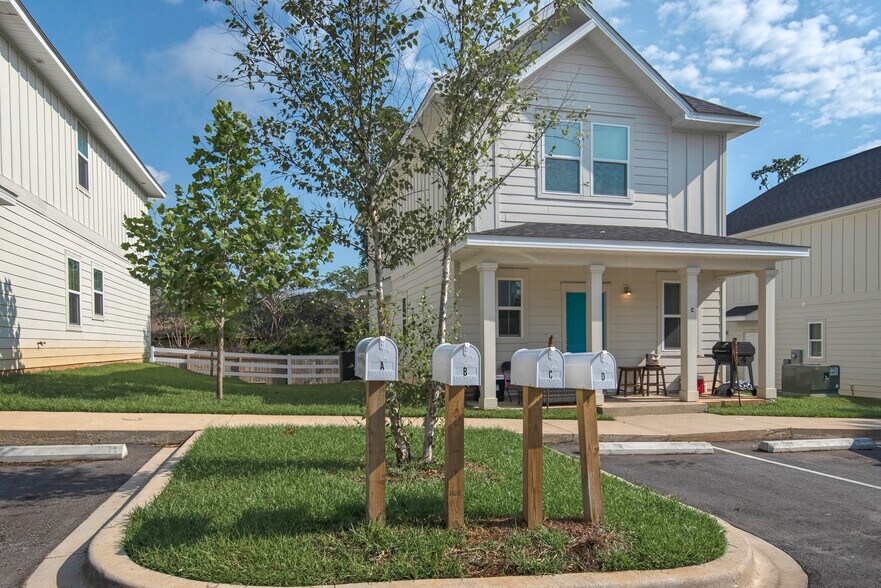 More Photos Of 9822 Utopia Dr, Pensacola Apartments For Sale