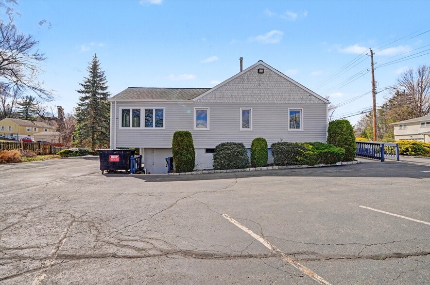 More Photos Of 75 Ramapo Rd, Garnerville Office For Lease