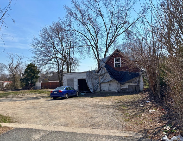 More Photos Of 149 Depot Rd, Huntington Station Freestanding For Sale