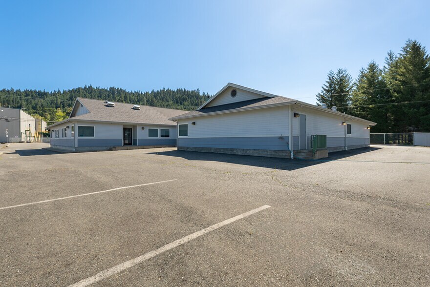 More Photos Of 2665 Glendale Valley Rd, Glendale Office For Sale