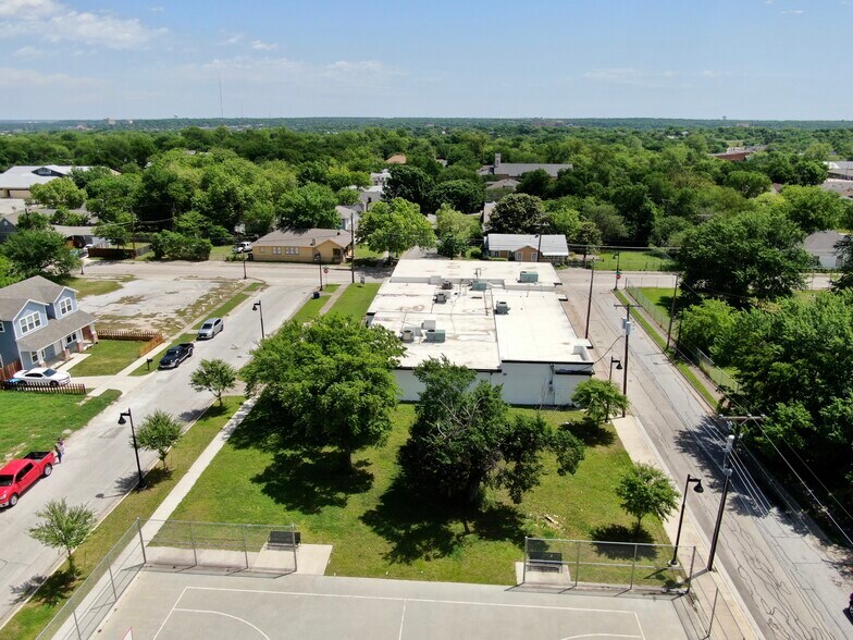 More Photos Of 970 E Humbolt St, Fort Worth Medical For Sale