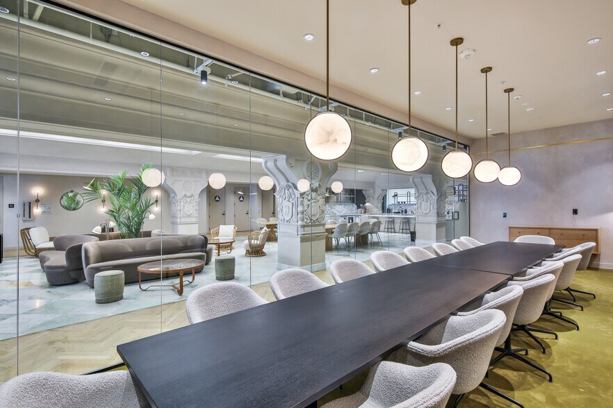 More Photos Of 612 S Broadway, Los Angeles Office For Lease
