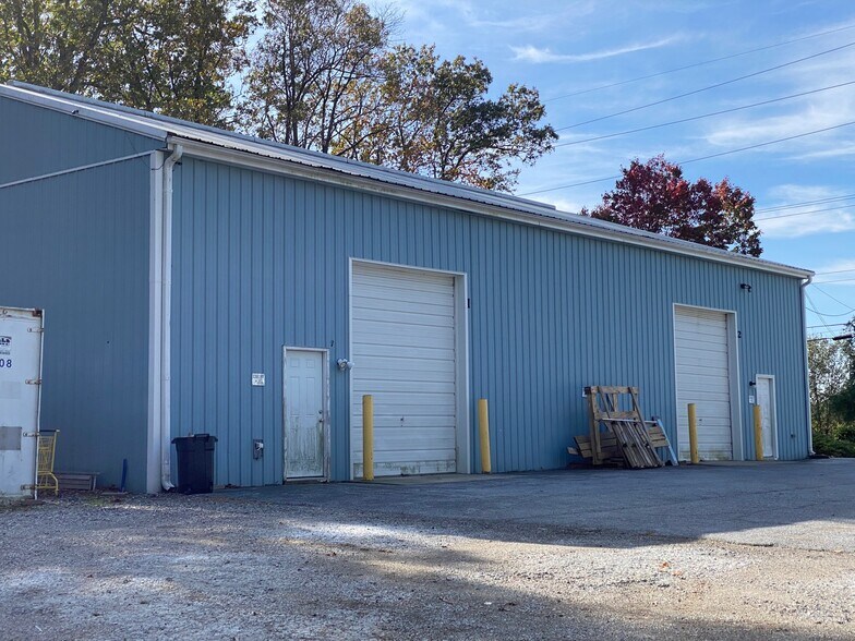 More Photos Of 2922 Fries Mill Rd, Williamstown Office Residential For Sale